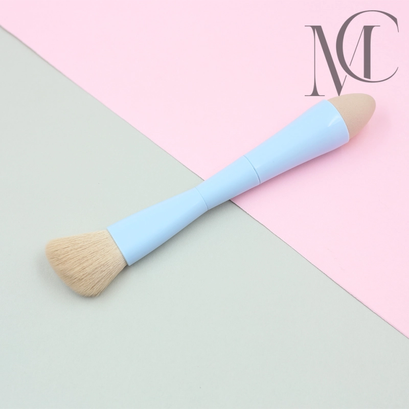 customer Mul t i funct ional 4-in-1 Makeup Brush