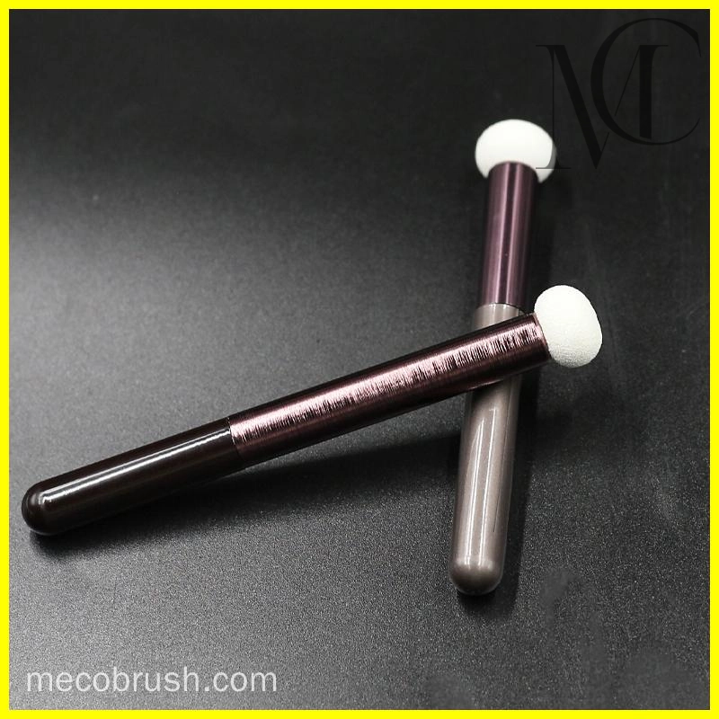 Pincel corrector en forma de bollo