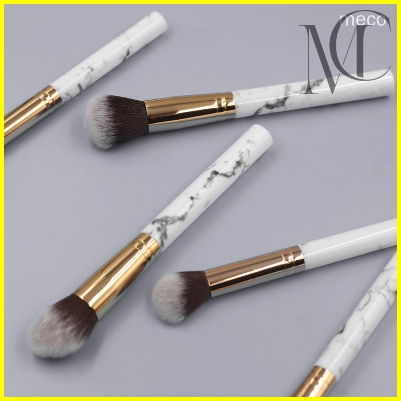 ensemble de pinceaux de maquillage