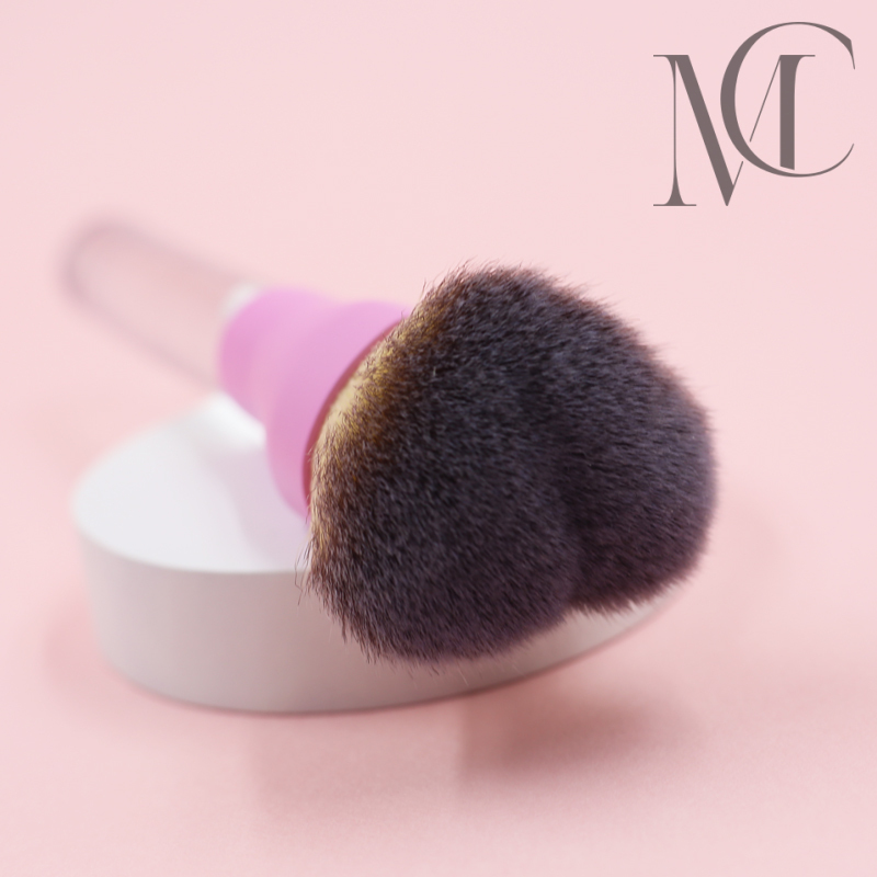 Heart-shaped foundation brushes Heart-shaped foundation brushes