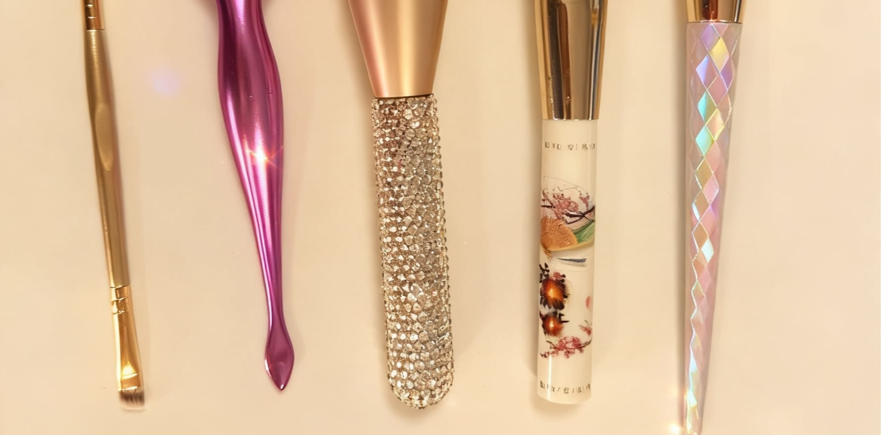 Different Creative Makeup Brush