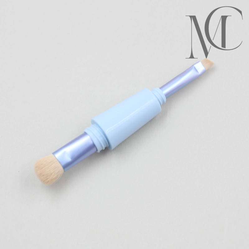 Mul t i funct ional 4-in-1 Makeup Brush