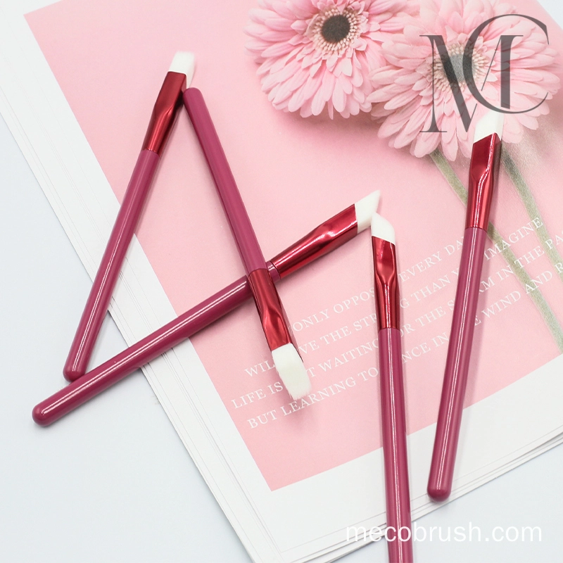 Brosse à sourcils carrée